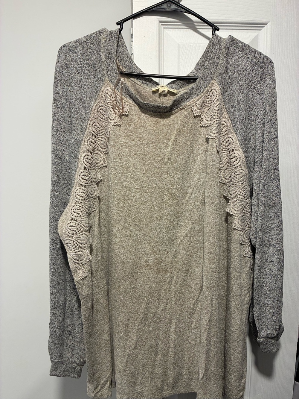 Neutral Lace-Trim Raglan Hoodie Top